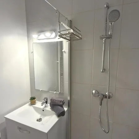 - - Rez-de-jardin - Marche A Deux Pas A 600m Royan