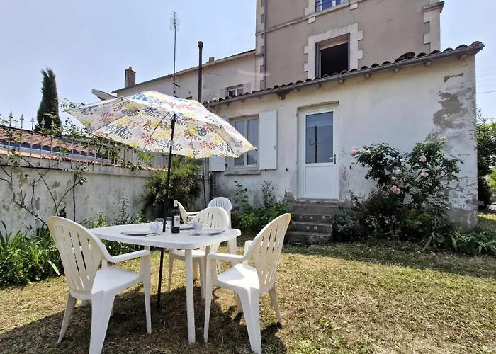 - - Rez-de-jardin - Marche A Deux Pas A 600m