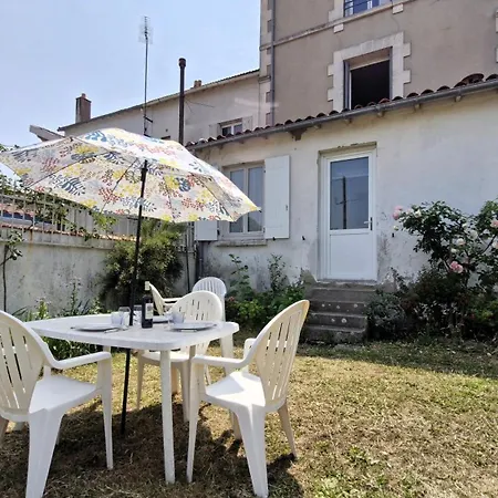 - - Rez-de-jardin - Marche à Deux Pas à 600m