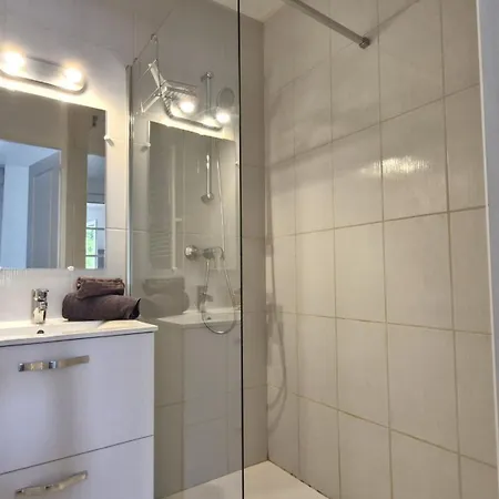 - - Rez-de-jardin - Marche à Deux Pas à 600m Apartamento *