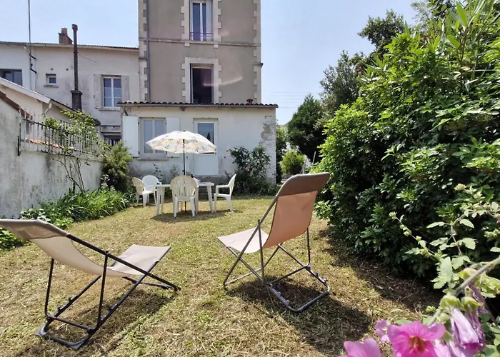 - - Rez-de-jardin - Marche A Deux Pas A 600m *