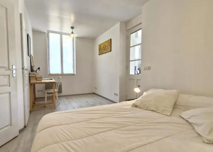 - - Rez-de-jardin - Marche A Deux Pas A 600m * رويا